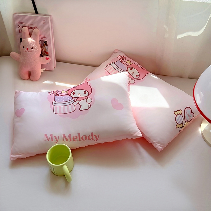 91家纺网 家纺一手货源 找家纺 希诺家居 2025春夏新款凉感丝豆豆枕三丽鸥凉感枕头可拆洗豆豆枕儿童枕幼儿园枕头直播引流赠品 豆豆枕-甜心美乐蒂