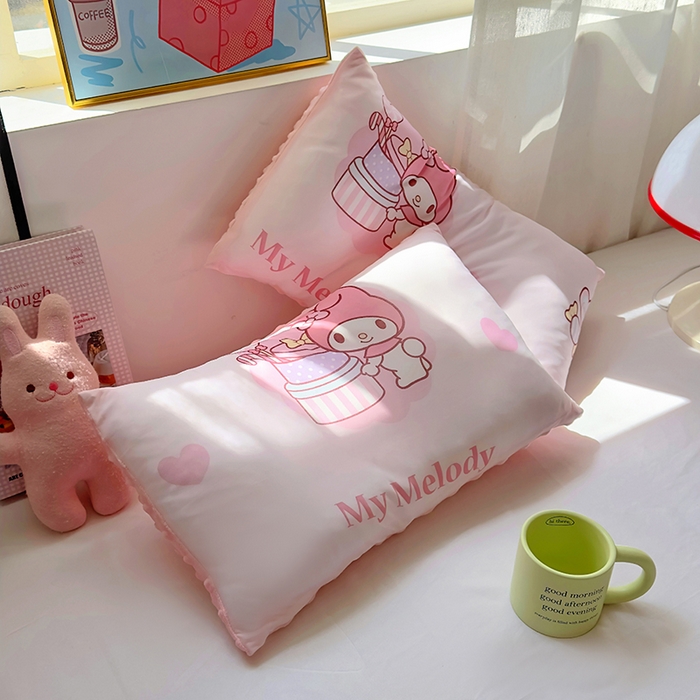 91家纺网 家纺一手货源 找家纺 希诺家居 2025春夏新款凉感丝豆豆枕三丽鸥凉感枕头可拆洗豆豆枕儿童枕幼儿园枕头直播引流赠品 豆豆枕-甜心美乐蒂