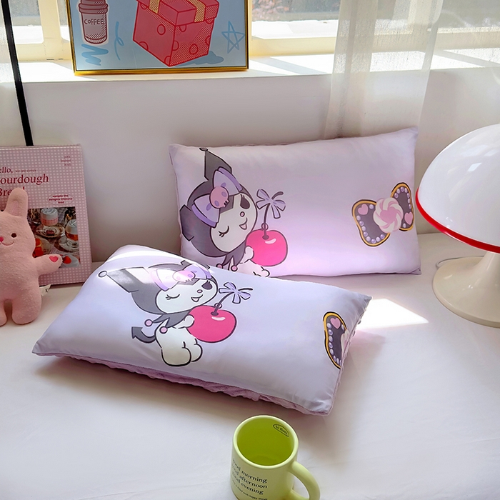 91家纺网 家纺一手货源 找家纺 希诺家居 2025春夏新款凉感丝豆豆枕三丽鸥凉感枕头可拆洗豆豆枕儿童枕幼儿园枕头直播引流赠品 豆豆枕-苹果库洛米