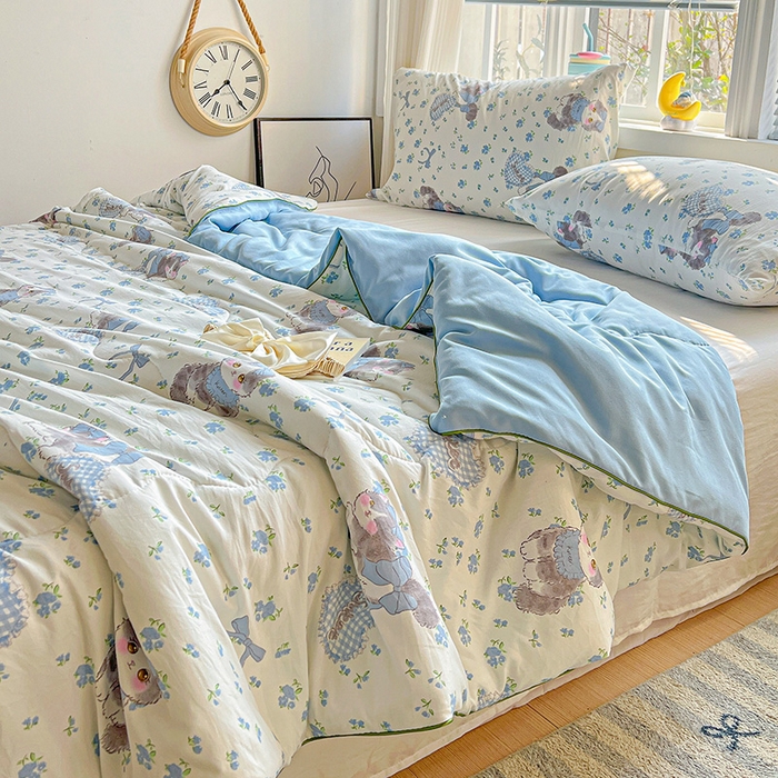 91家纺网 家纺一手货源 找家纺 玉海棠家纺 2025新款水洗皱皱纱印花夏被 被子被芯 豆奶泡泡猫