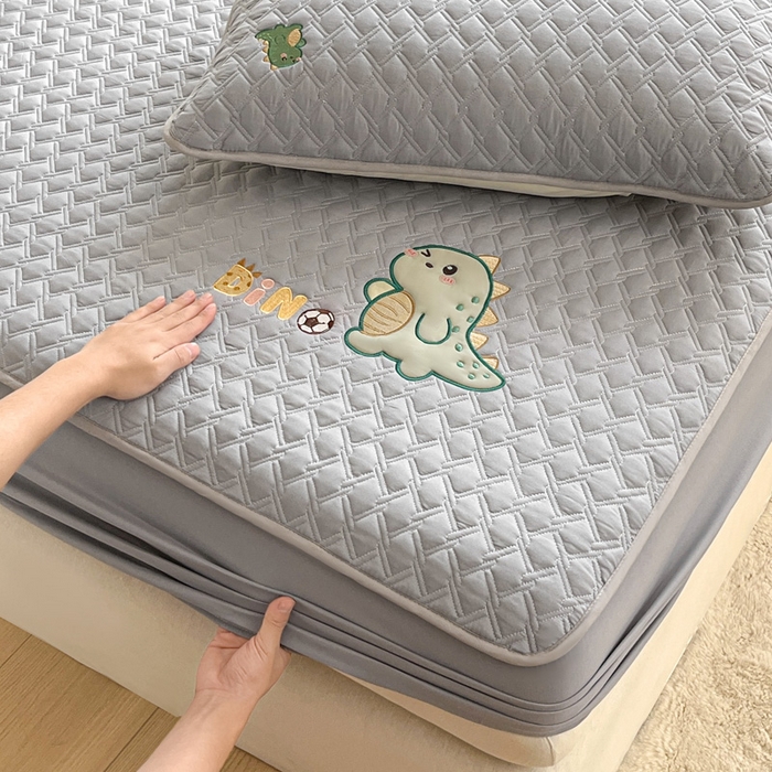 91家纺网 家纺一手货源 找家纺 万盛家纺 2025新款夹棉恐龙刺绣床笠 恐龙-菱形格 灰