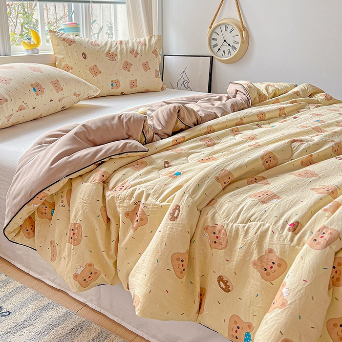 91家纺网 家纺一手货源 找家纺 玉海棠家纺 2025新款水洗皱皱纱印花夏被 被子被芯 奥利奥小熊