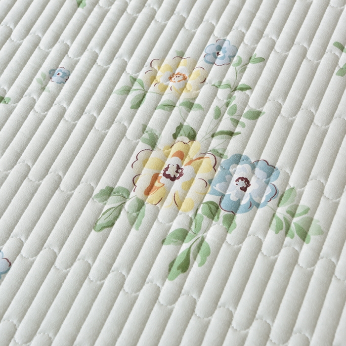 91家纺网 家纺一手货源 找家纺 床笠人家 2025新款亲肤双面磨毛夹棉床盖 夏菲花语