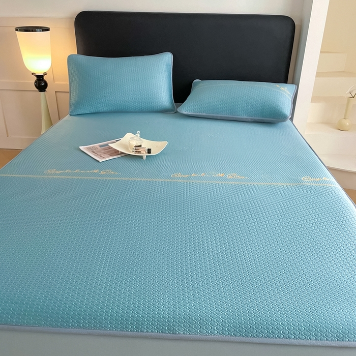 91家纺网 家纺一手货源 找家纺 （总）欧邦 2025新款提花冰豆豆凉席三件套-幸运草