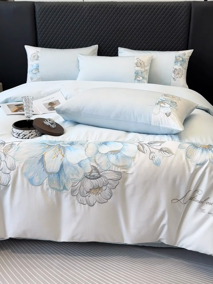 91家纺网 家纺一手货源 找家纺 绒棉世家 2025新款100支贡缎50双股刺绣长绒棉四件套-欧若拉系列  欧若拉-蓝