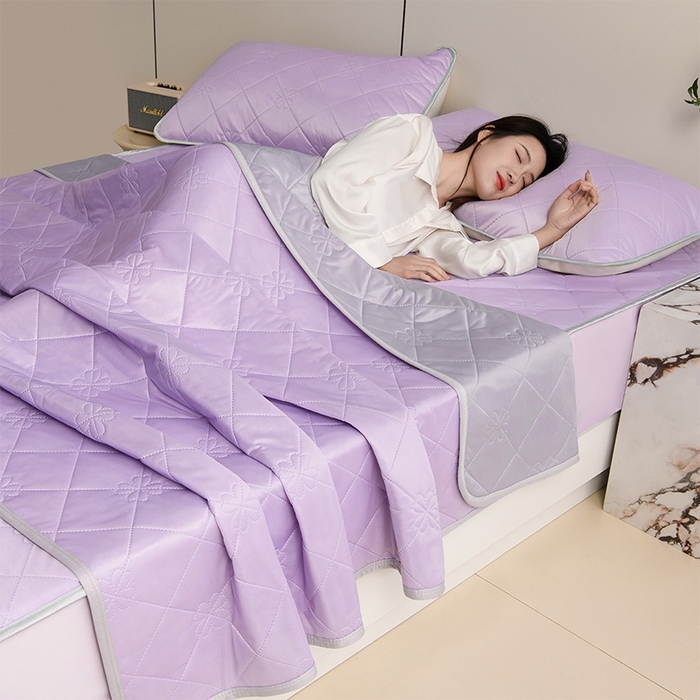 91家纺网 家纺一手货源 找家纺 2025新款清凉舒适凉感丝夏被四件套 浅紫