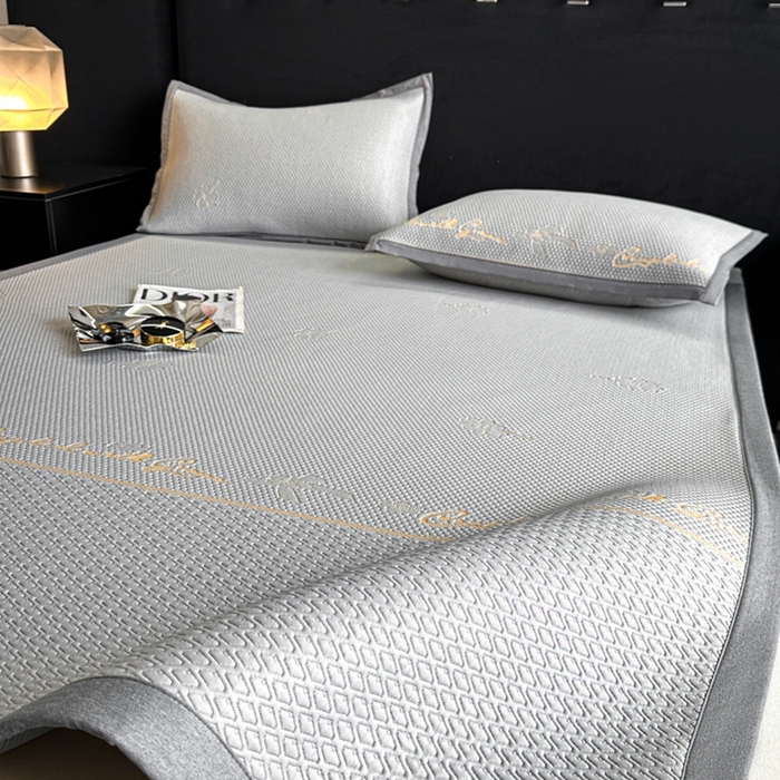 91家纺网 家纺一手货源 找家纺 欧邦 2025新款提花冰豆豆凉席三件套-幸运草 凉席款-幸运草-灰