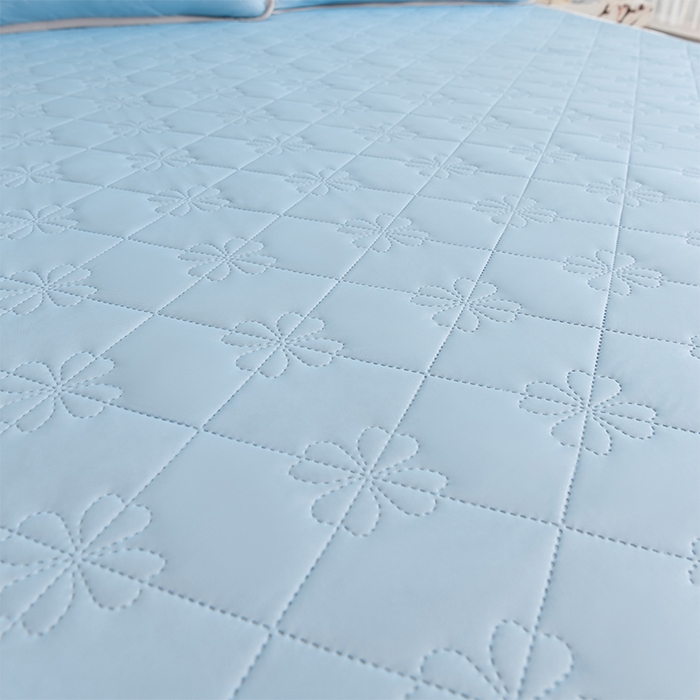 91家纺网 家纺一手货源 找家纺 2025新款清凉舒适凉感丝夏被四件套 天蓝