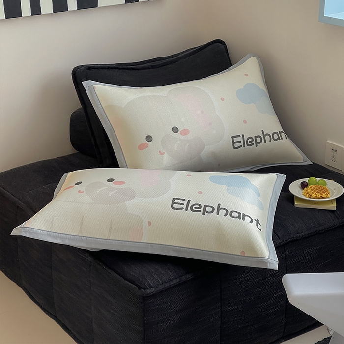 91家纺网 家纺一手货源 找家纺 安哆啦家纺 2025新款A类大版印花冰藤儿童幼儿园卡通萌宠系列凉席单枕套 萌小象