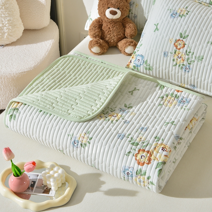 91家纺网 家纺一手货源 找家纺 床笠人家 2025新款亲肤双面磨毛夹棉床盖 夏菲花语