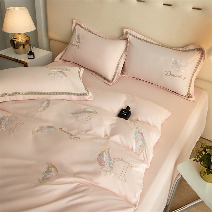 91家纺网 家纺一手货源 找家纺 佳宇轩 2025新款亲肤水洗棉刺绣四件套系列 蜜羽-嫩粉