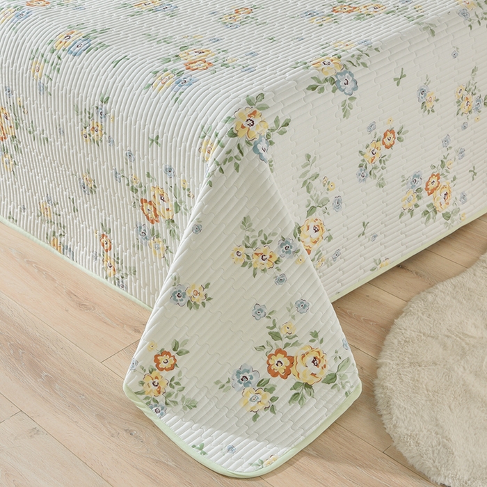 91家纺网 家纺一手货源 找家纺 床笠人家 2025新款亲肤双面磨毛夹棉床盖 夏菲花语