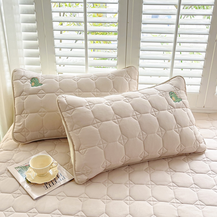 91家纺网 家纺一手货源 找家纺 万盛家纺 2025新款夹棉恐龙刺绣床笠 恐龙-方格  卡其