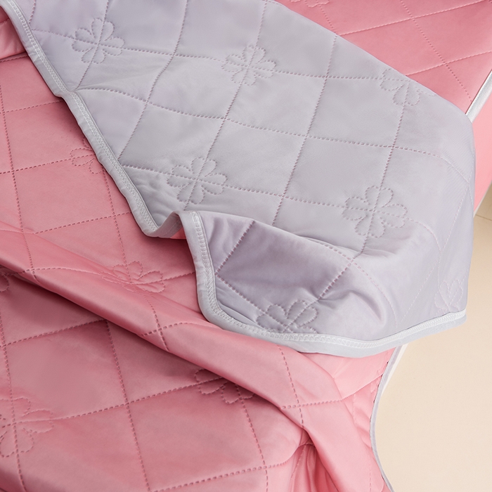 91家纺网 家纺一手货源 找家纺 2025新款清凉舒适凉感丝夏被四件套 豆沙