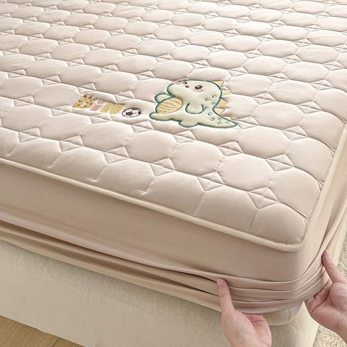 91家纺网 家纺一手货源 找家纺 万盛家纺 2025新款夹棉恐龙刺绣床笠 恐龙-方格  卡其