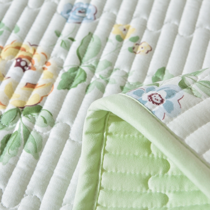 91家纺网 家纺一手货源 找家纺 床笠人家 2025新款亲肤双面磨毛夹棉床盖 夏菲花语