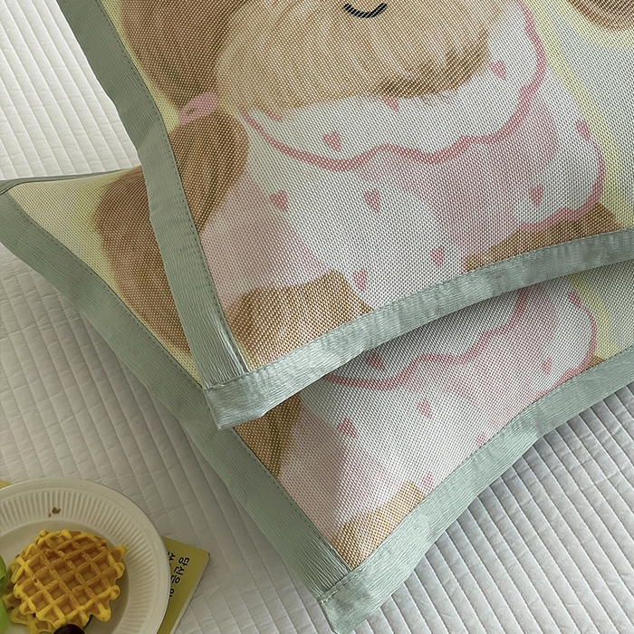 91家纺网 家纺一手货源 找家纺 安哆啦家纺 2025新款A类大版印花冰藤儿童幼儿园卡通萌宠系列凉席单枕套 小泰迪