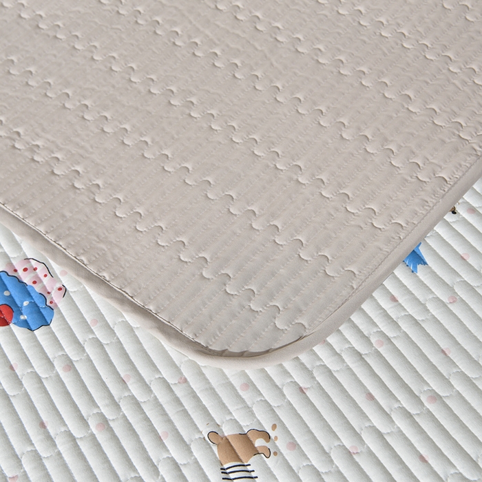 91家纺网 家纺一手货源 找家纺 床笠人家 2025新款亲肤双面磨毛夹棉床盖 腊肠狗