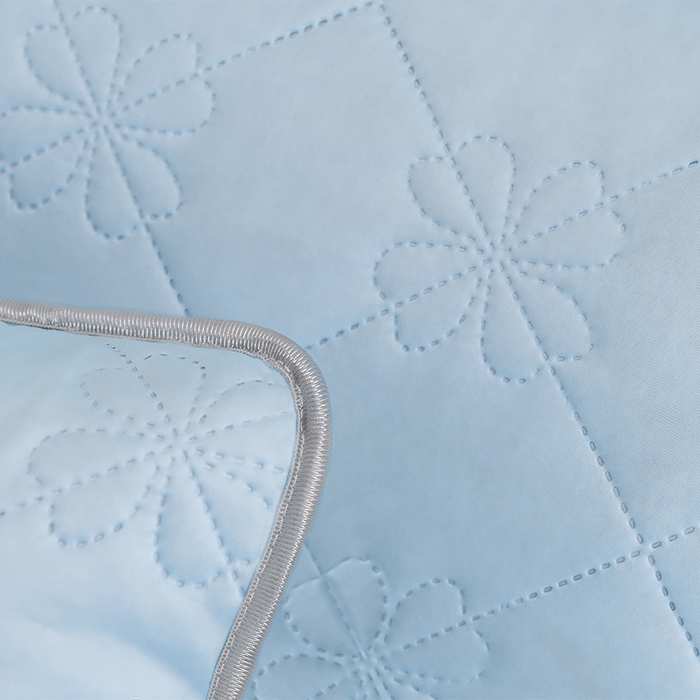 91家纺网 家纺一手货源 找家纺 2025新款清凉舒适凉感丝夏被四件套 天蓝