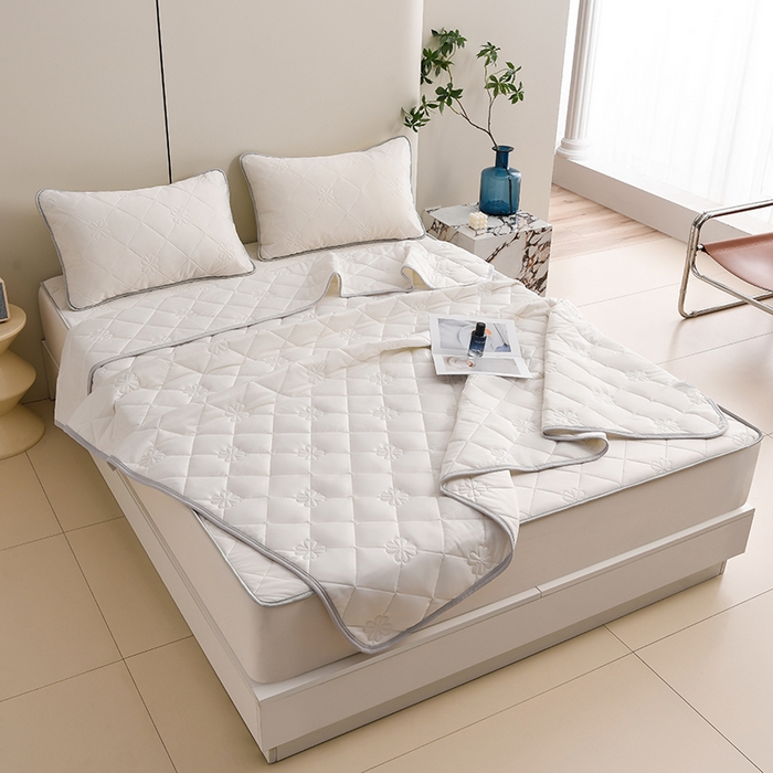 91家纺网 家纺一手货源 找家纺 2025新款清凉舒适凉感丝夏被四件套 珍珠白