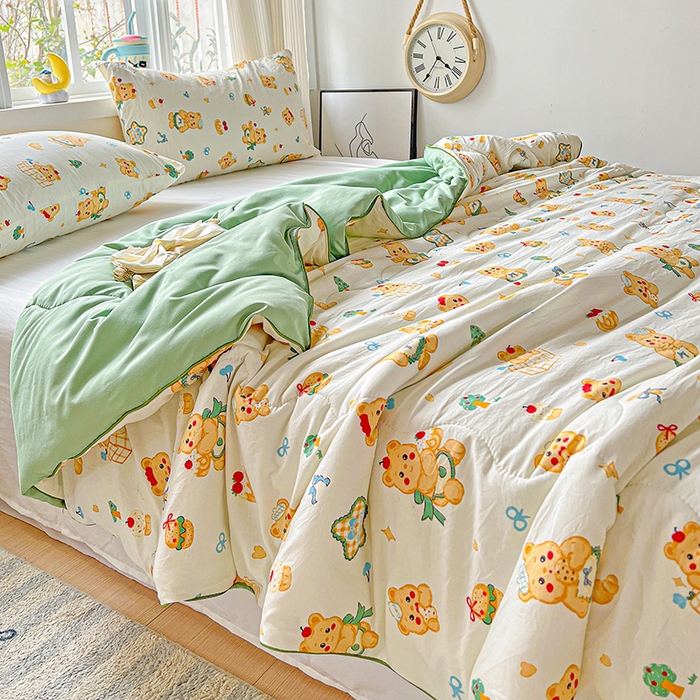 91家纺网 家纺一手货源 找家纺 玉海棠家纺 2025新款水洗皱皱纱印花夏被 被子被芯 吃饼干小熊