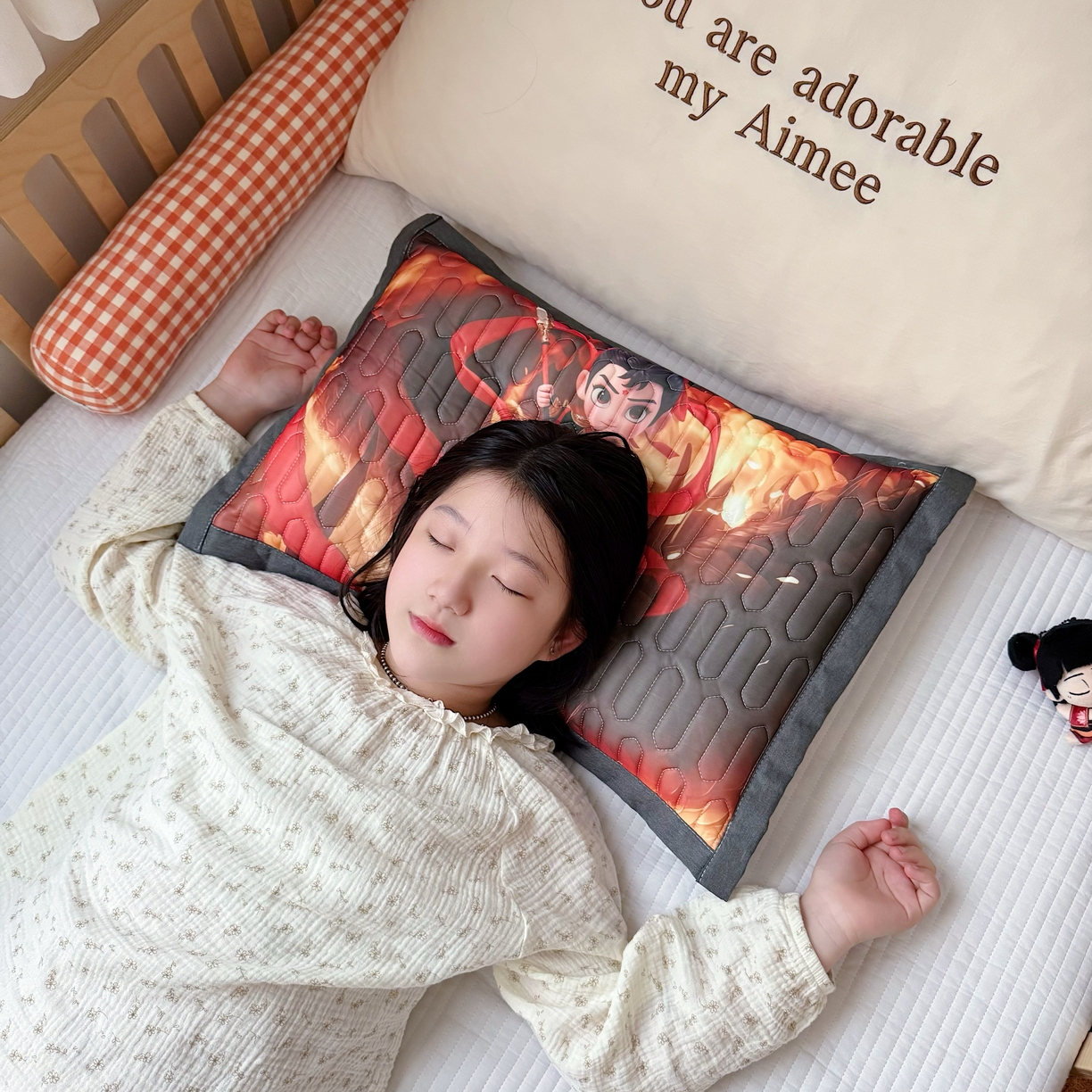 91家纺网 家纺一手货源 找家纺 （总）纽乐家纺 2025新款卡通5D数码印花哪吒周边儿童冰丝乳胶凉枕枕套枕芯