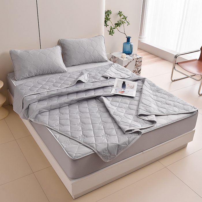 91家纺网 家纺一手货源 找家纺 2025新款清凉舒适凉感丝夏被四件套 绅士灰