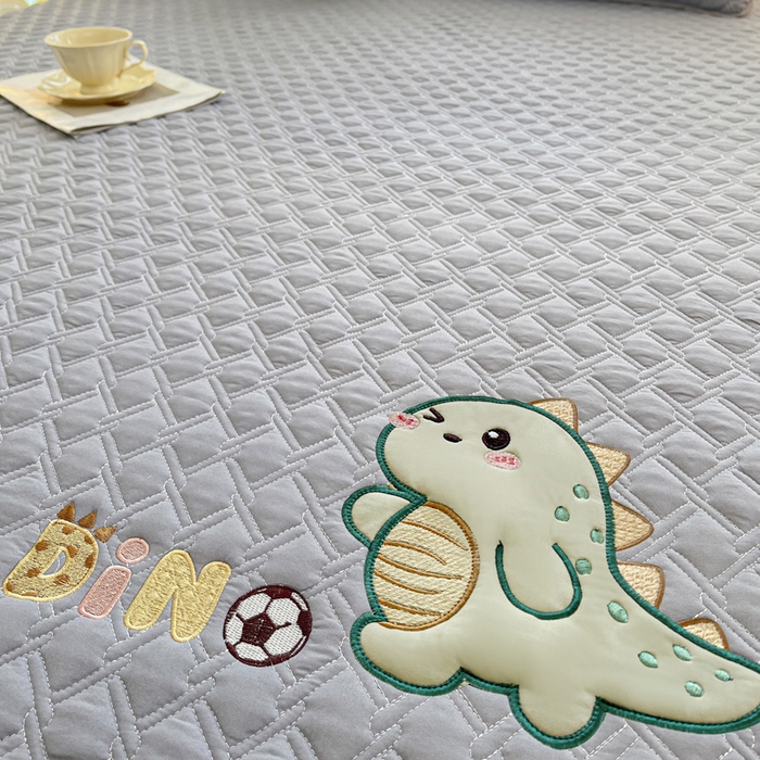 91家纺网 家纺一手货源 找家纺 万盛家纺 2025新款夹棉恐龙刺绣床笠 恐龙-菱形格 灰