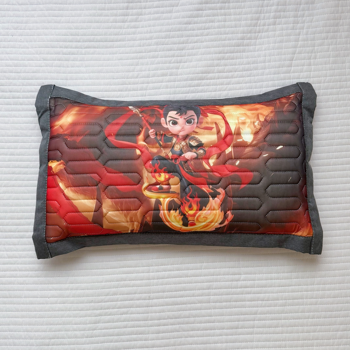 91家纺网 家纺一手货源 找家纺 纽乐家纺 2025新款卡通5D数码印花哪吒周边儿童冰丝乳胶凉枕枕套枕芯 哪吒-1
