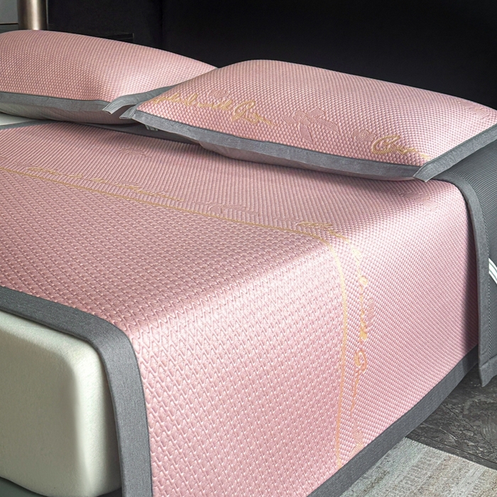 91家纺网 家纺一手货源 找家纺 欧邦 2025新款提花冰豆豆凉席三件套-幸运草 凉席款-幸运草-粉