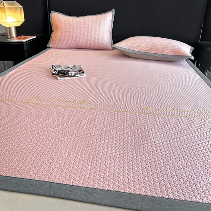 91家纺网 家纺一手货源 找家纺 欧邦 2025新款提花冰豆豆凉席三件套-幸运草 凉席款-幸运草-粉