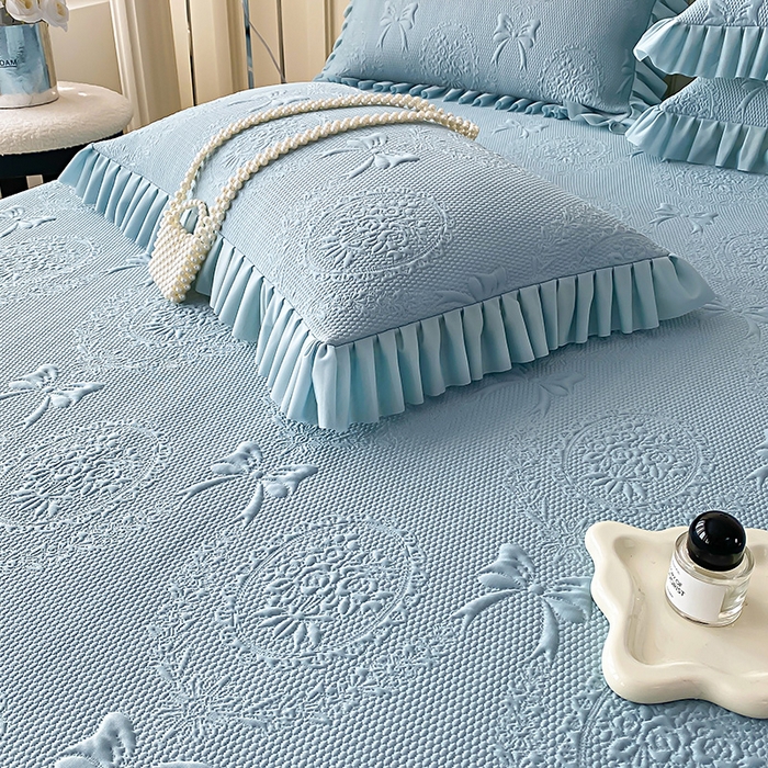 91家纺网 家纺一手货源 找家纺 2025新款复合三明治床裙款凉豆豆凉席三件套系列 约定-优雅蓝