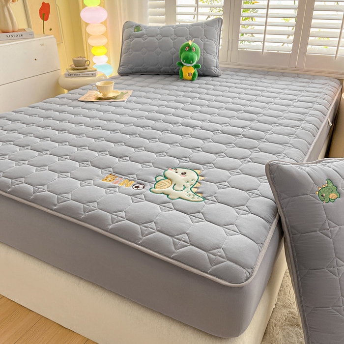 91家纺网 家纺一手货源 找家纺 万盛家纺 2025新款夹棉恐龙刺绣床笠 恐龙-方格 灰