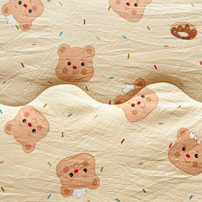 91家纺网 家纺一手货源 找家纺 玉海棠家纺 2025新款水洗皱皱纱印花夏被 被子被芯 奥利奥小熊