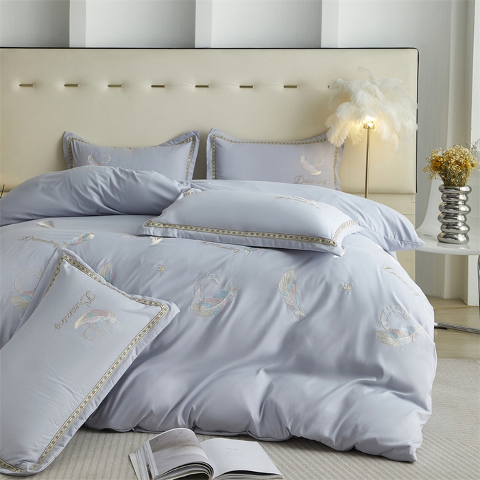 91家纺网 家纺一手货源 找家纺 佳宇轩 2025新款亲肤水洗棉刺绣四件套系列 蜜羽-浅灰