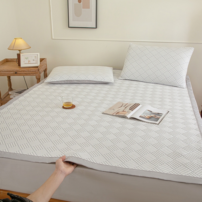 91家纺网 家纺一手货源 找家纺 野马寝具跨境电商专供 2025新款高分子冰感垫软凉席 斜方格