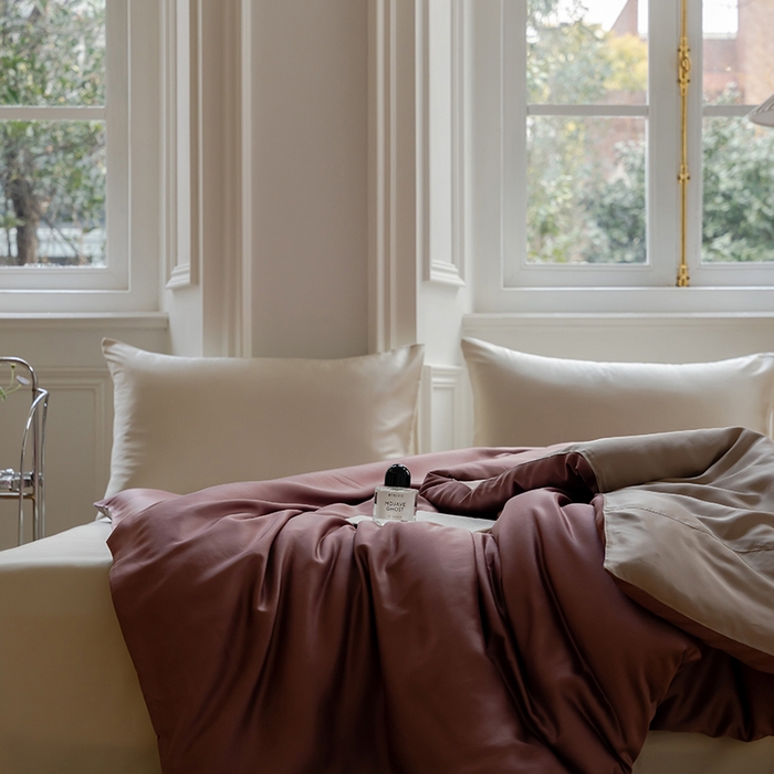 91家纺网 家纺一手货源 找家纺 咏绒家纺工厂店 2025新款60支奥地利兰精天丝单品系列--单被套 野樱莓-芋泥灰