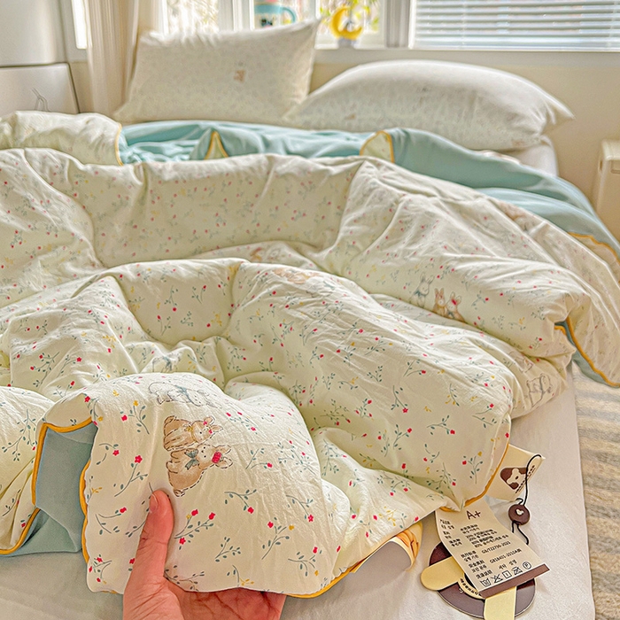 91家纺网 家纺一手货源 找家纺 玉海棠家纺 2025新款水洗皱皱纱印花夏被 被子被芯 单恋小兔