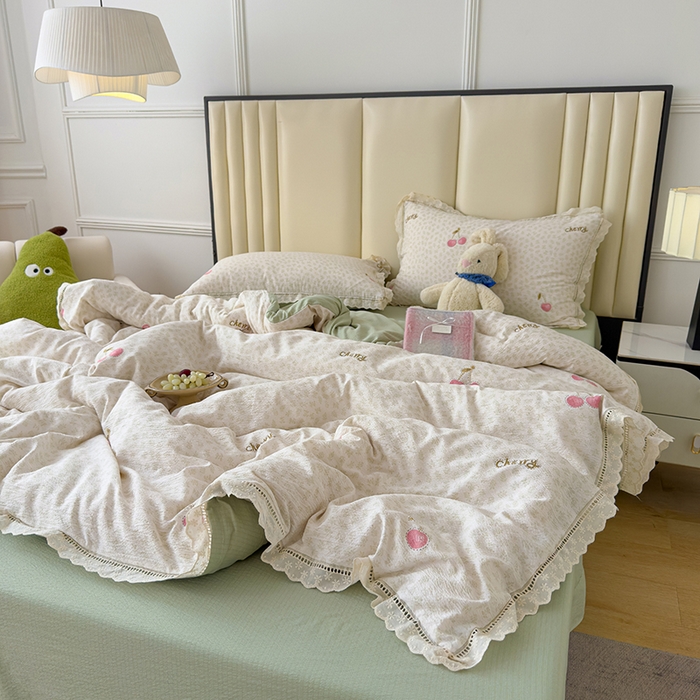 91家纺网 家纺一手货源 找家纺 竹合家纺 2025新款云感皱皱四件套-镂空花边款法式 花边款-小甜蜜