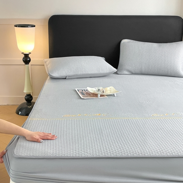 91家纺网 家纺一手货源 找家纺 欧邦 2025新款提花冰豆豆凉席三件套-幸运草 床笠款-幸运草-灰