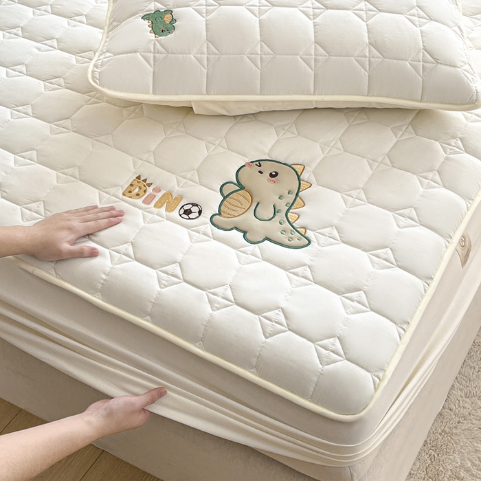 91家纺网 家纺一手货源 找家纺 万盛家纺 2025新款夹棉恐龙刺绣床笠 恐龙-方格  白