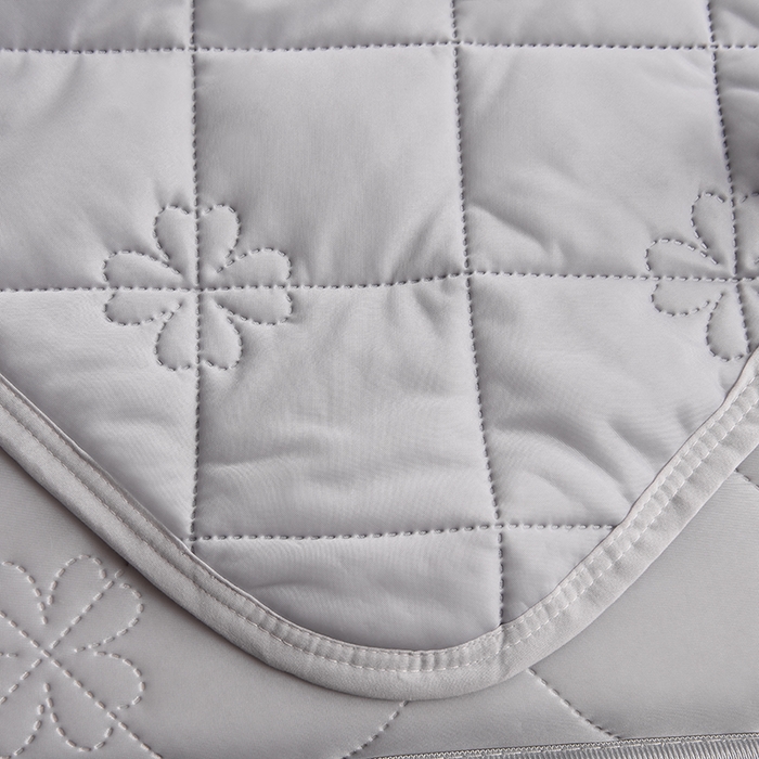 91家纺网 家纺一手货源 找家纺 2025新款清凉舒适凉感丝夏被四件套 绅士灰