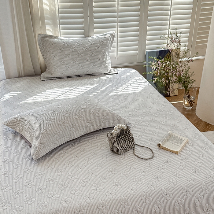 91家纺网 家纺一手货源 找家纺 琳可家居 花开蝶自来系列双面再生纤维素纤维床盖高温水洗两面可用 花开蝶自来-白