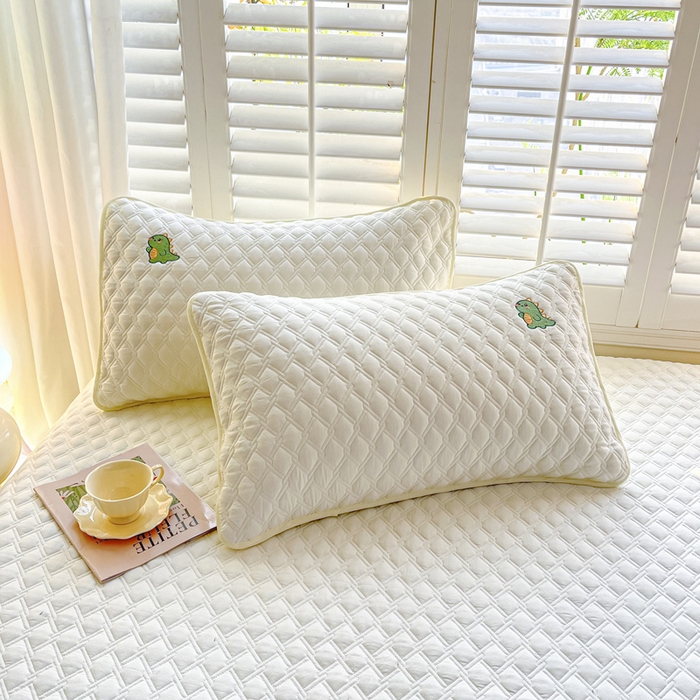 91家纺网 家纺一手货源 找家纺 万盛家纺 2025新款夹棉恐龙刺绣床笠 恐龙-菱形格 白