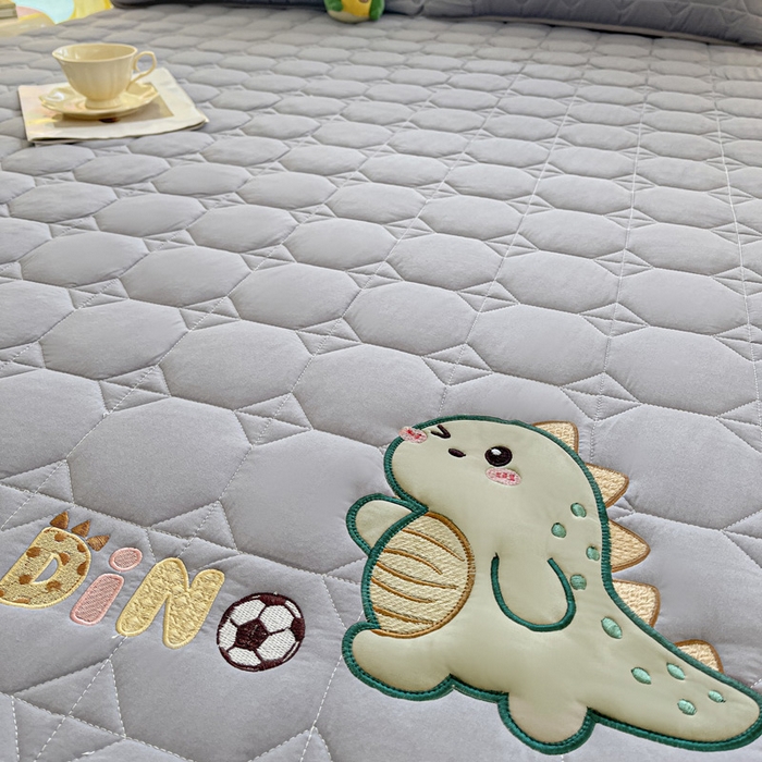 91家纺网 家纺一手货源 找家纺 万盛家纺 2025新款夹棉恐龙刺绣床笠 恐龙-方格 灰