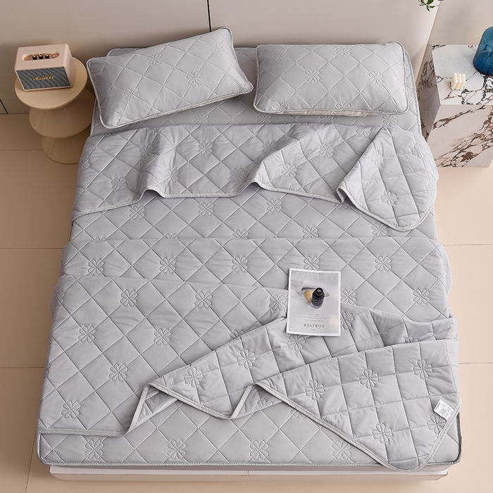 91家纺网 家纺一手货源 找家纺 2025新款清凉舒适凉感丝夏被四件套 绅士灰