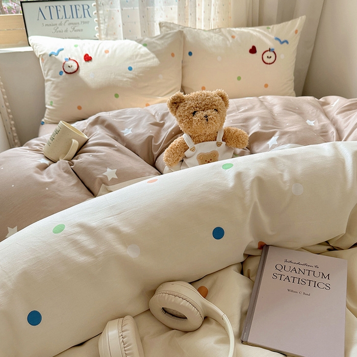 91家纺网 家纺一手货源 找家纺 澳梵家居 2025新款小清新全棉印花毛巾绣四件套 我的小熊朋友