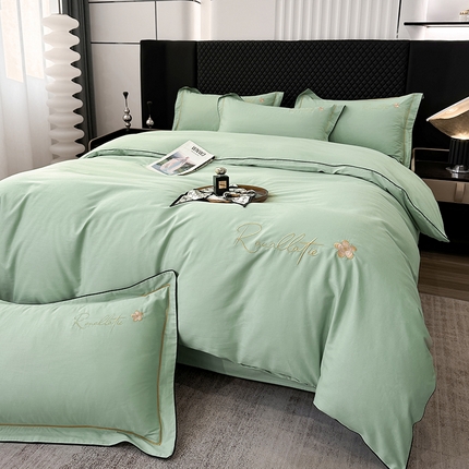 91家纺网 家纺一手货源 找家纺 宇彬家纺 2025新款13374全棉母婴级压线一字绣宽边枕套纯色刺绣四件套贡缎新疆长绒字母款-R款 R款-炫彩绿