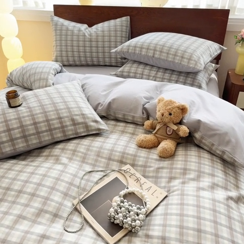 91家纺网 家纺一手货源 找家纺 呗旺鹿 2025新款学生季全棉纯棉40支跑量款巴恩风四件套 曼弗灰