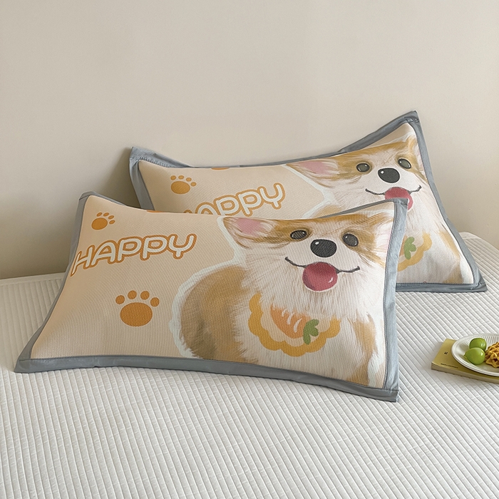 91家纺网 家纺一手货源 找家纺 安哆啦家纺 2025新款A类大版印花冰藤儿童幼儿园卡通萌宠系列凉席单枕套 屁桃基